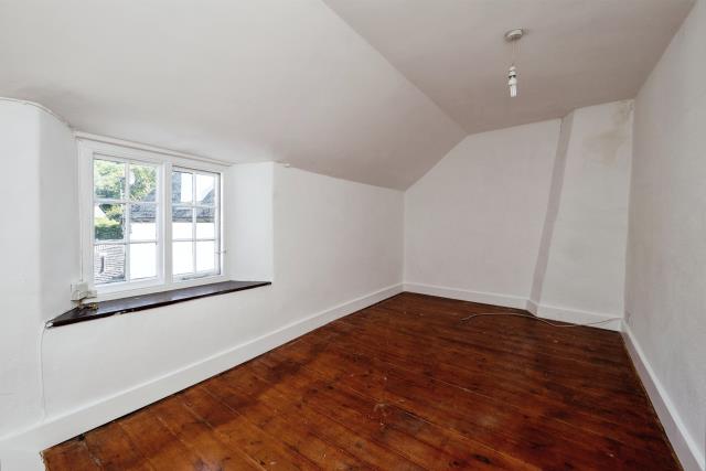 12 Elliott Plain, Buckfastleigh, Devon TQ11 0BZ