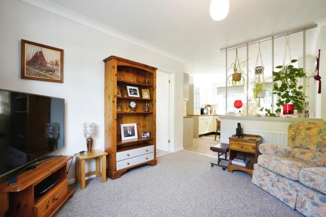 1 Boscundle Close, St. Austell, Cornwall PL25 3RN