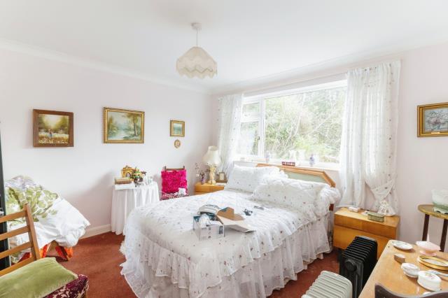 4 Merrivale Close, Torquay TQ2 8PZ