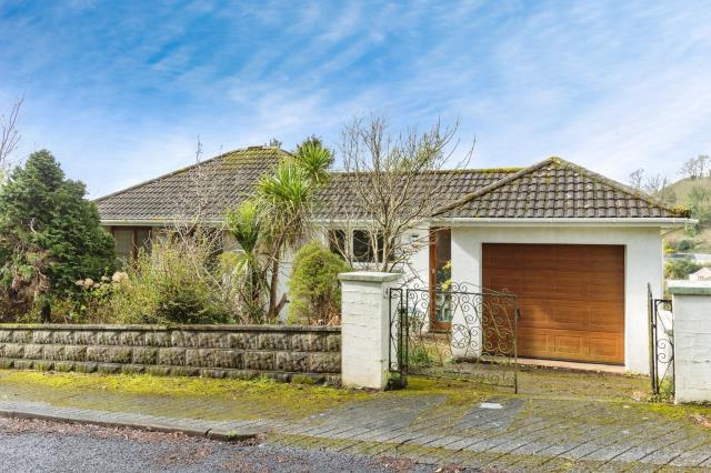 4 Merrivale Close, Torquay TQ2 8PZ