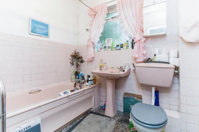 4 Merrivale Close, Torquay TQ2 8PZ