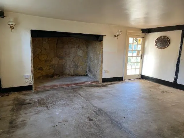 Tythe Cottage Tea Rooms, Littleham Village, Littleham, Exmouth, Devon EX8 2RQ