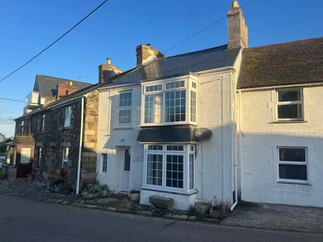 Clifton House, Trevenner Square, Marazion, Cornwall TR17 0BJ