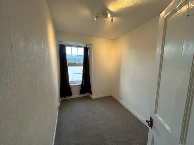 Clifton House, Trevenner Square, Marazion, Cornwall TR17 0BJ