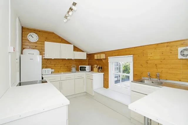 4 Tywarnhayle Square, Perranporth, Cornwall TR6 0ER
