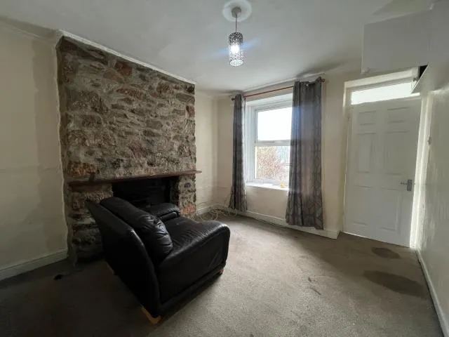 151 Queen Street, Newton Abbot, Devon TQ12 2BS