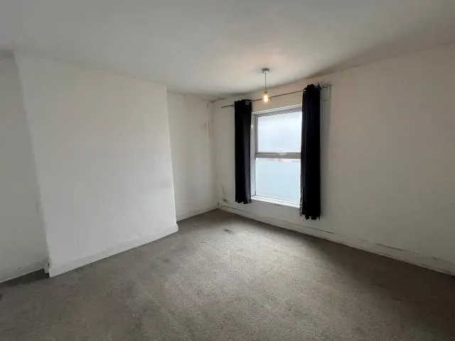 151 Queen Street, Newton Abbot, Devon TQ12 2BS