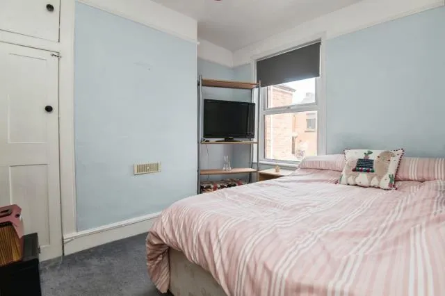 32 Holland Road, Exeter EX2 9BX