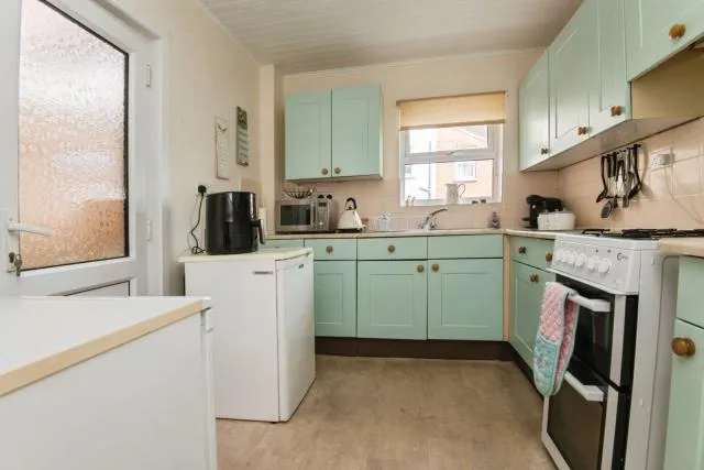 32 Holland Road, Exeter EX2 9BX