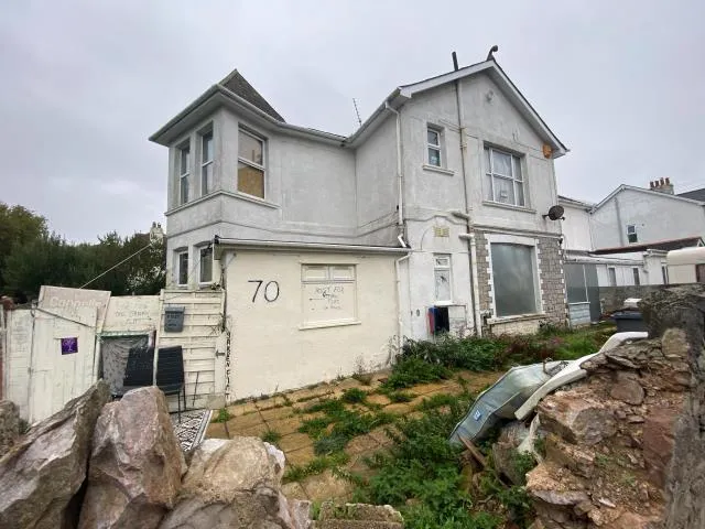 70 Warbro Road & The Garden Flat, Torquay TQ1 3PS
