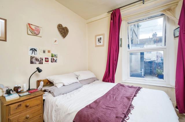 26a Fellowes Place, Plymouth PL1 5NB