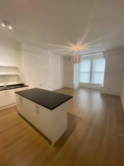 Flat 2, 10 Queens Gate, Lipson, Plymouth PL4 7PW