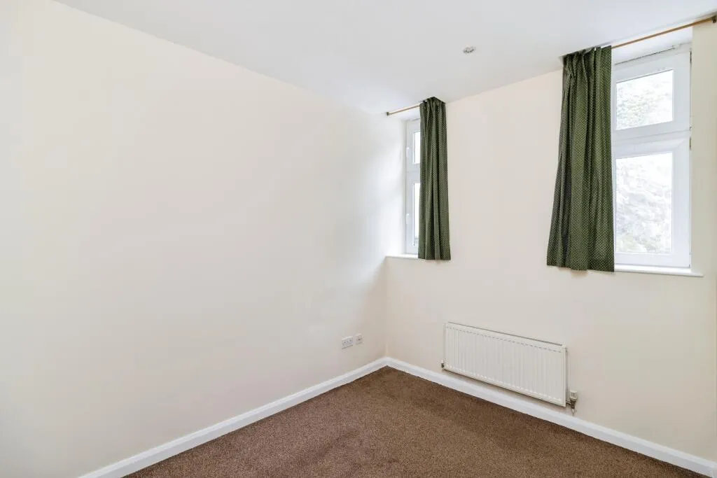 Flat 19, Fleet Court, 26 Fleet Street, Torquay TQ1 1DR