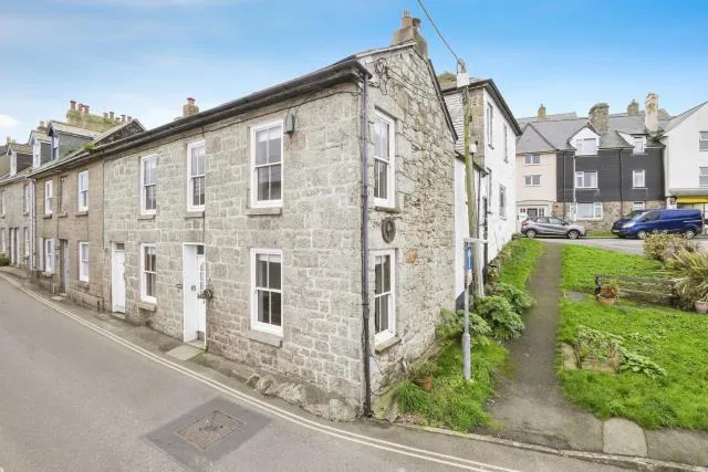 86 Fore Street, Newlyn, Penzance, Cornwall TR18 5JR