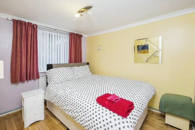2 Valley Bungalows, Millendreath Holiday Village, Looe, Cornwall PL13 1PD