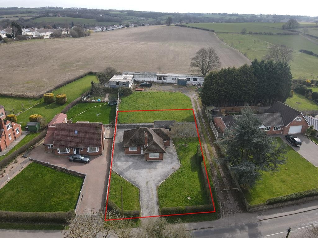 & 105
Hague Lane, Renishaw, Sheffield, Derbyshire, S21 3UR