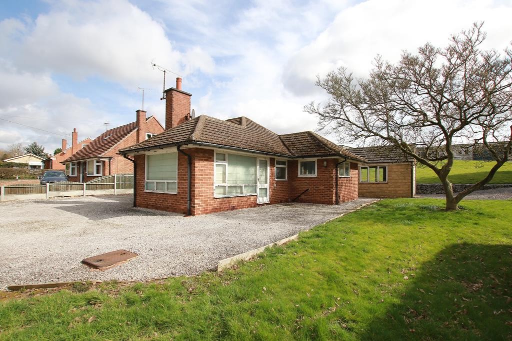 & 105
Hague Lane, Renishaw, Sheffield, Derbyshire, S21 3UR