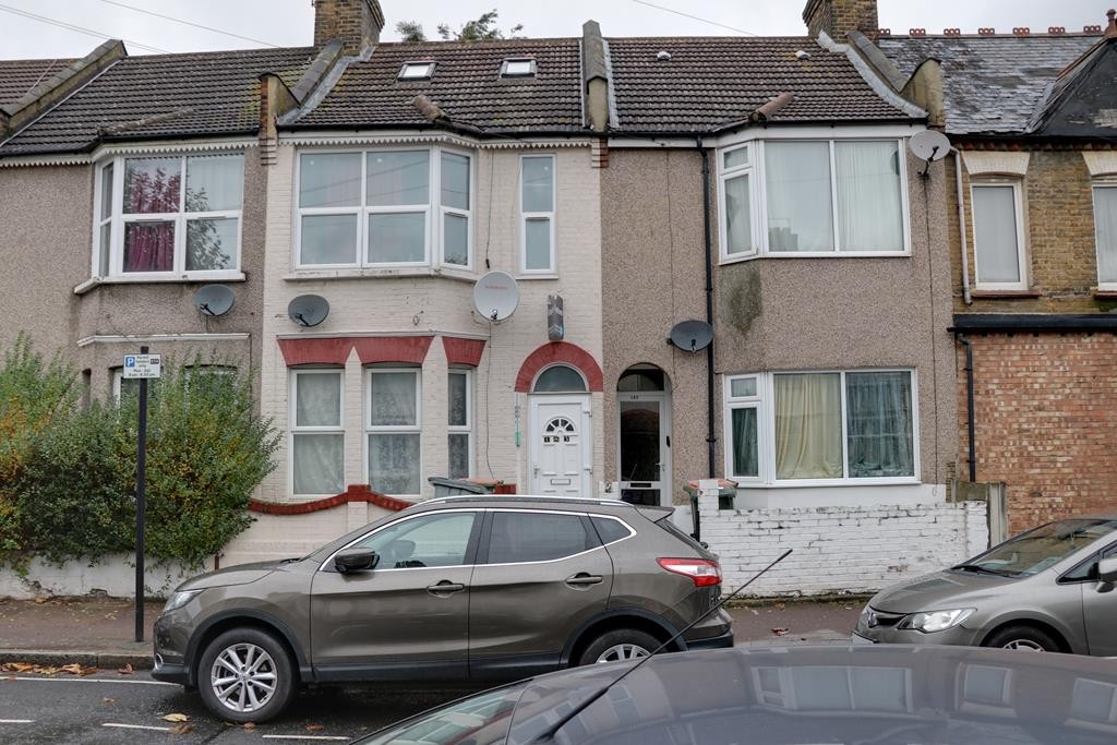 First Floor Flat, 183a Charlemont Road, London E6 6AG