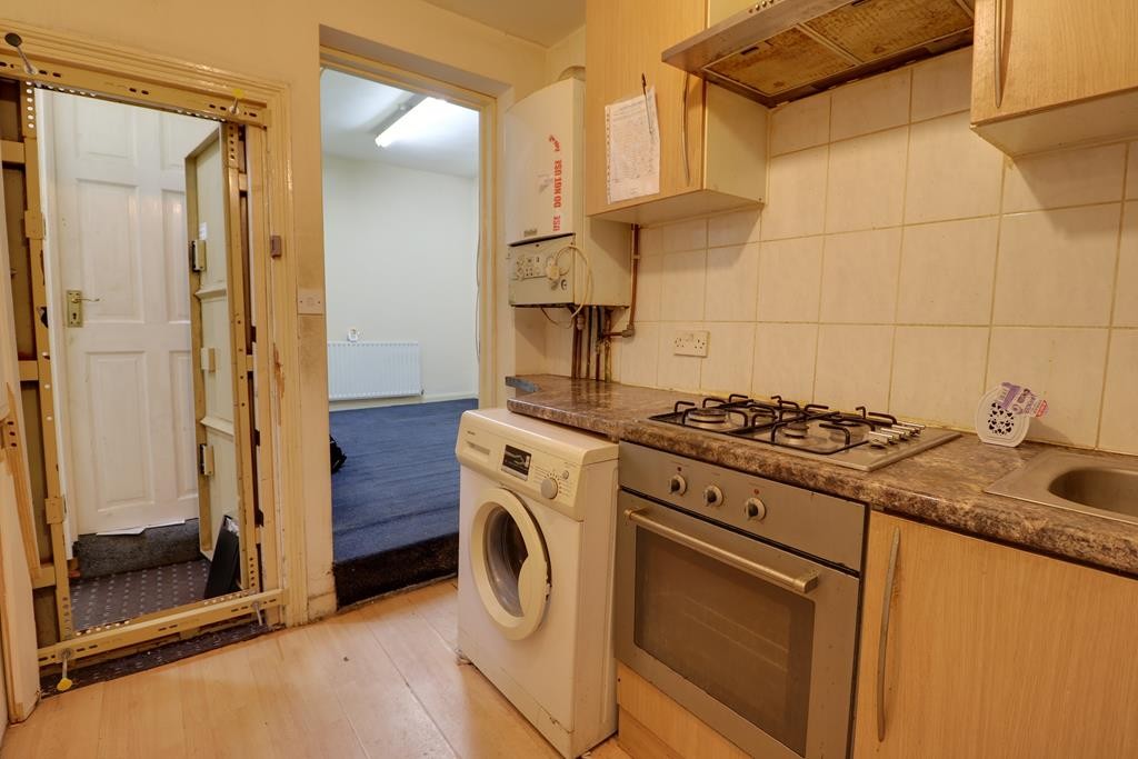 First Floor Flat, 183a Charlemont Road, London E6 6AG