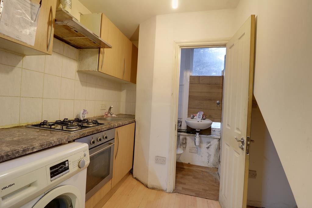 First Floor Flat, 183a Charlemont Road, London E6 6AG