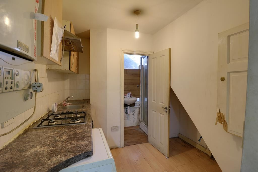 First Floor Flat, 183a Charlemont Road, London E6 6AG