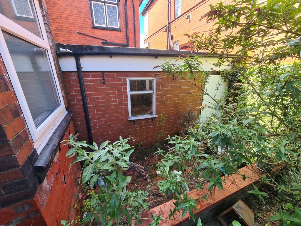 204 Bradford Road, Bolton, Lancashire BL3 2HS