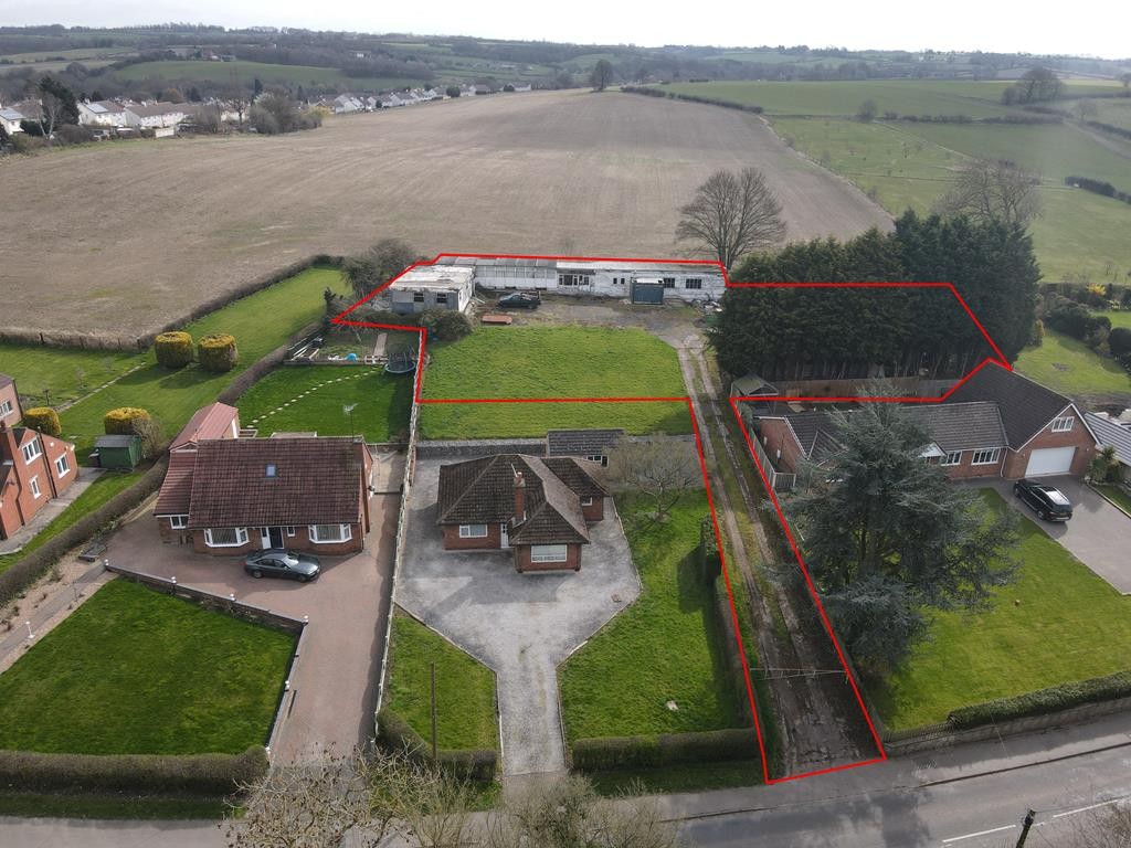 & 105
Hague Lane, Renishaw, Sheffield, Derbyshire, S21 3UR