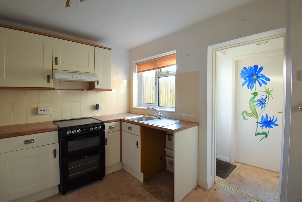 2 Railway Cottage, Stone Street, Ashford, Kent TN25 6DE