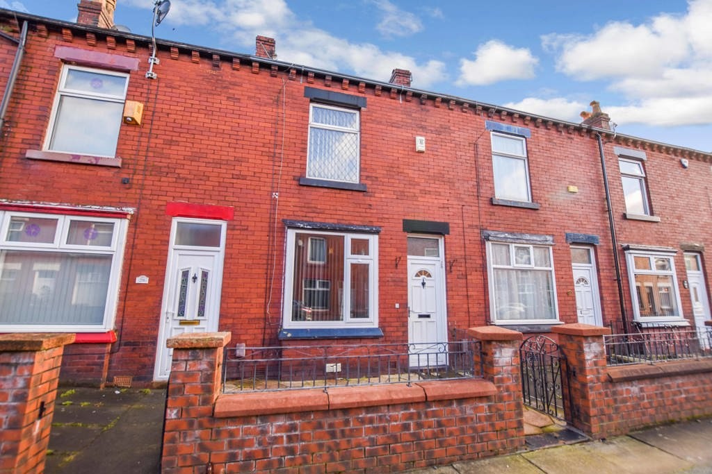 26 Moorfield Grove, Bolton, Lancashire BL2 2LQ