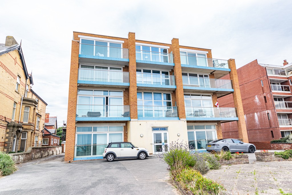 6 Sandy Knoll, 8 North Promenade, Lytham St. Annes, Lancashire FY8 2NQ
