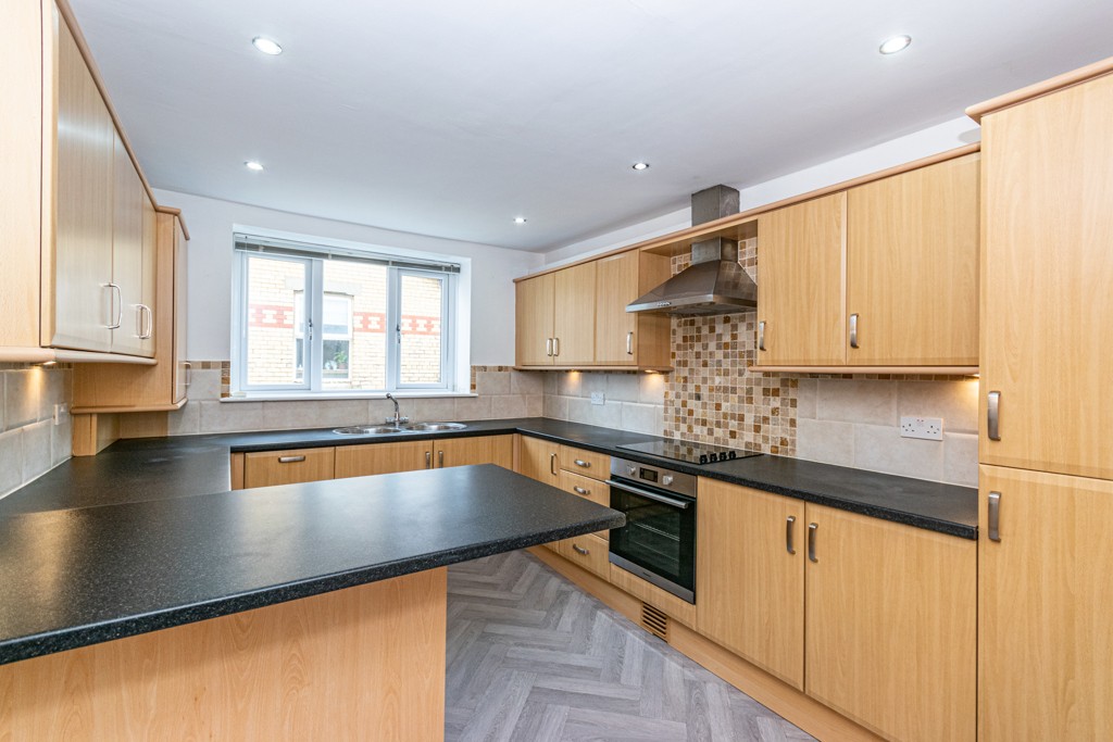 6 Sandy Knoll, 8 North Promenade, Lytham St. Annes, Lancashire FY8 2NQ