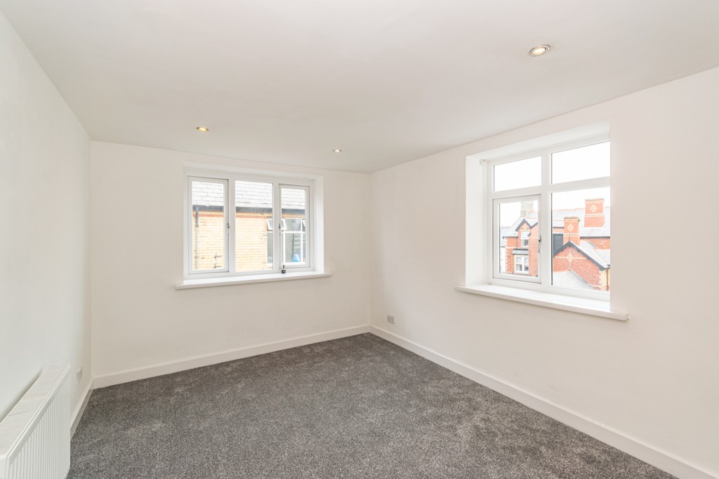 6 Sandy Knoll, 8 North Promenade, Lytham St. Annes, Lancashire FY8 2NQ