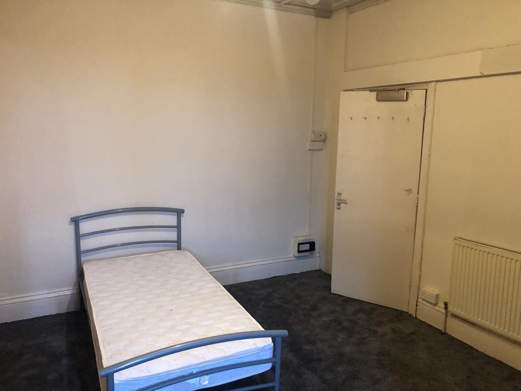 216 Balby Road, Doncaster, South Yorkshire DN4 0NE