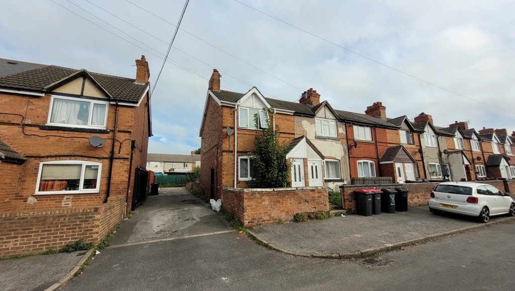 34 Leicester Road, Sheffield, South Yorkshire S25 2PX