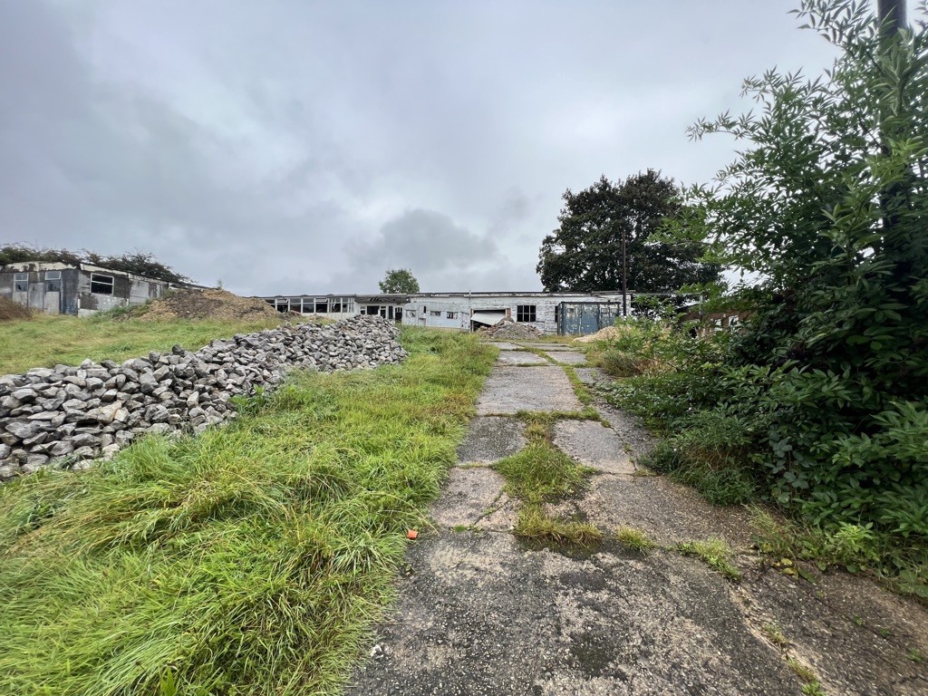 Land And Buildings, 105 Hague Lane, Renishaw, Sheffield, Derbyshire, S21 3UR