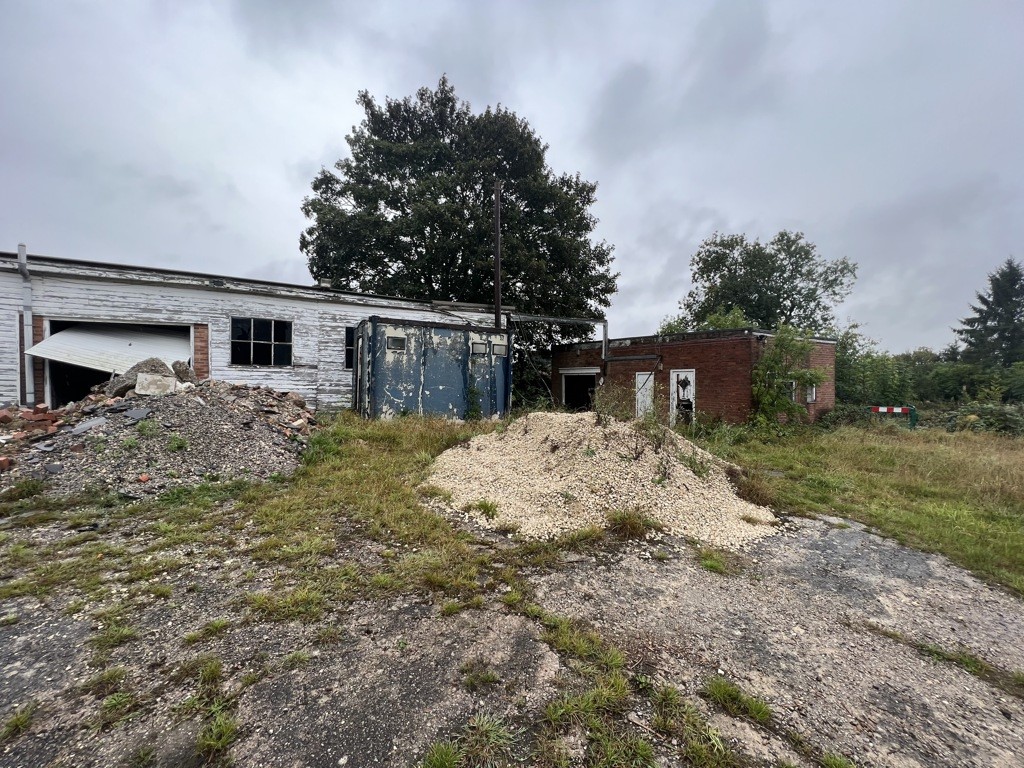 Land And Buildings, 105 Hague Lane, Renishaw, Sheffield, Derbyshire, S21 3UR