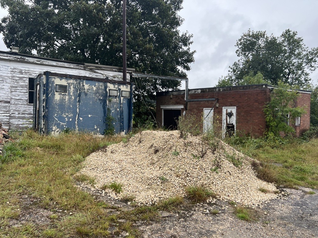 Land And Buildings, 105 Hague Lane, Renishaw, Sheffield, Derbyshire, S21 3UR