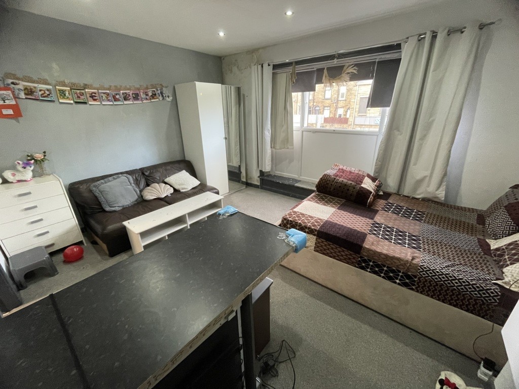415 Thornton Road, Thornton, Bradford, West Yorkshire, BD13 3JN