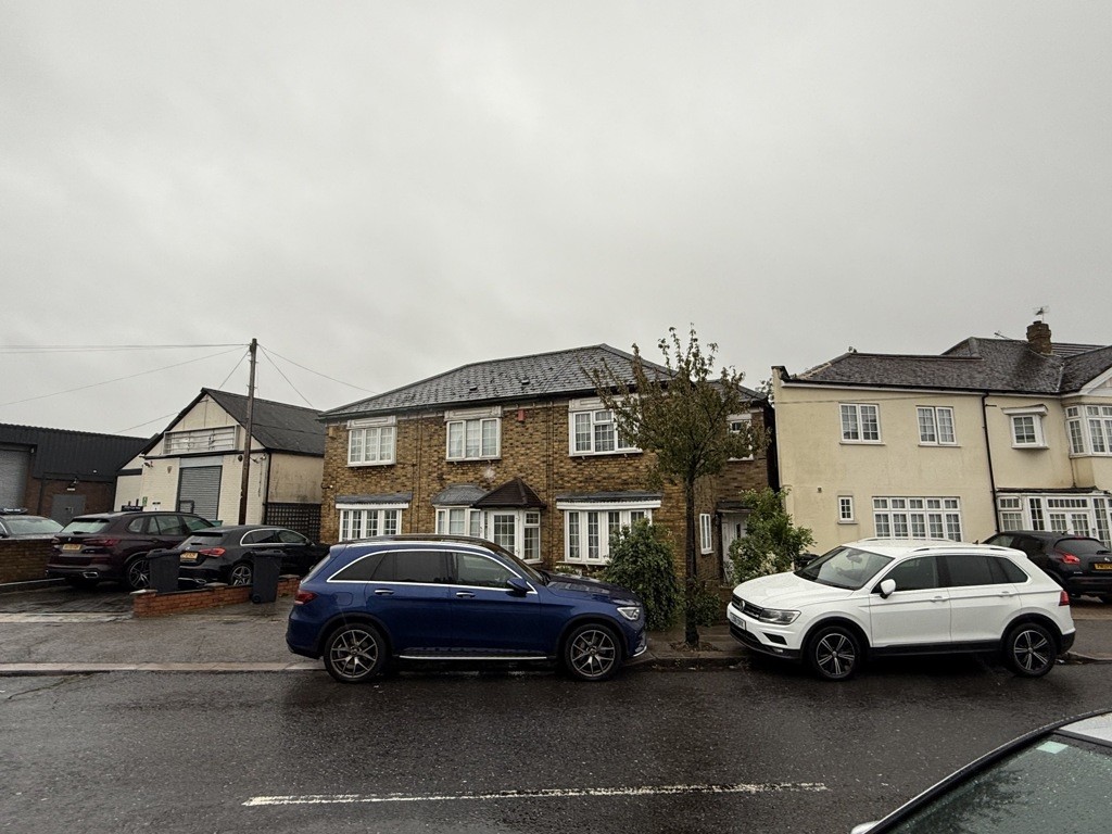 71 Redbridge Lane East, Ilford, Greater London, IG4 5EY