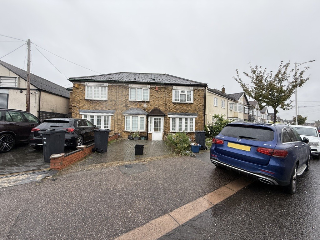71 Redbridge Lane East, Ilford, Greater London, IG4 5EY