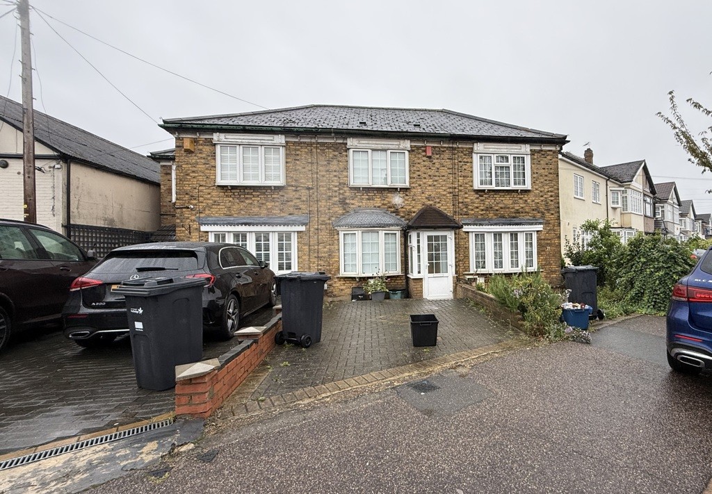 71 Redbridge Lane East, Ilford, Greater London, IG4 5EY