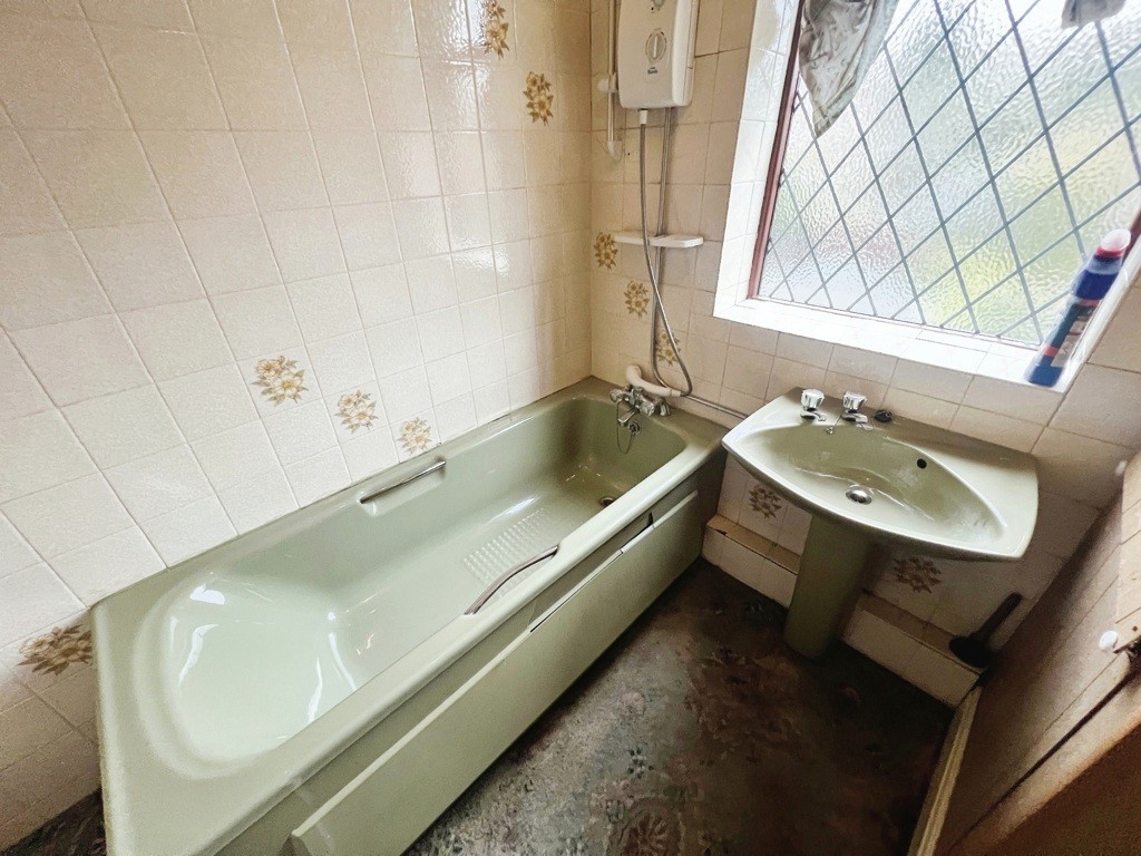664 Crompton Way, Bolton, Lancashire, BL1 8TJ