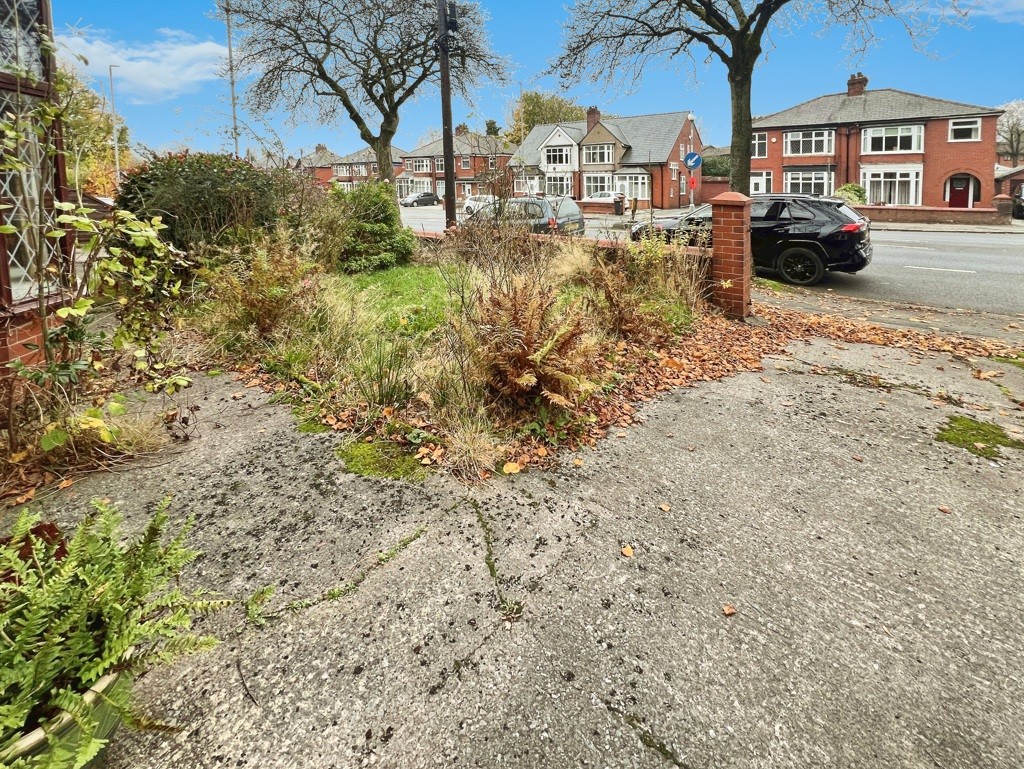 664 Crompton Way, Bolton, Lancashire, BL1 8TJ
