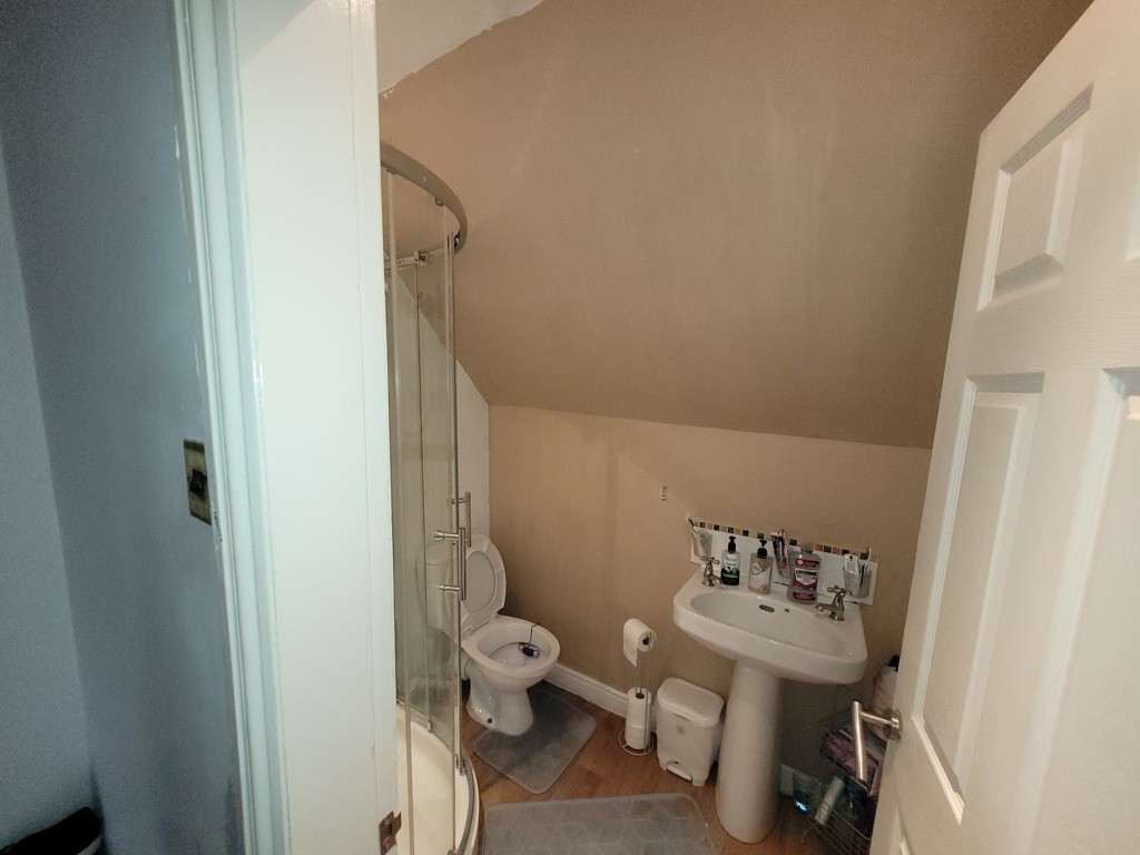 8 Buxton Road, Hazel Grove, Stockport, Cheshire, SK7 6AD