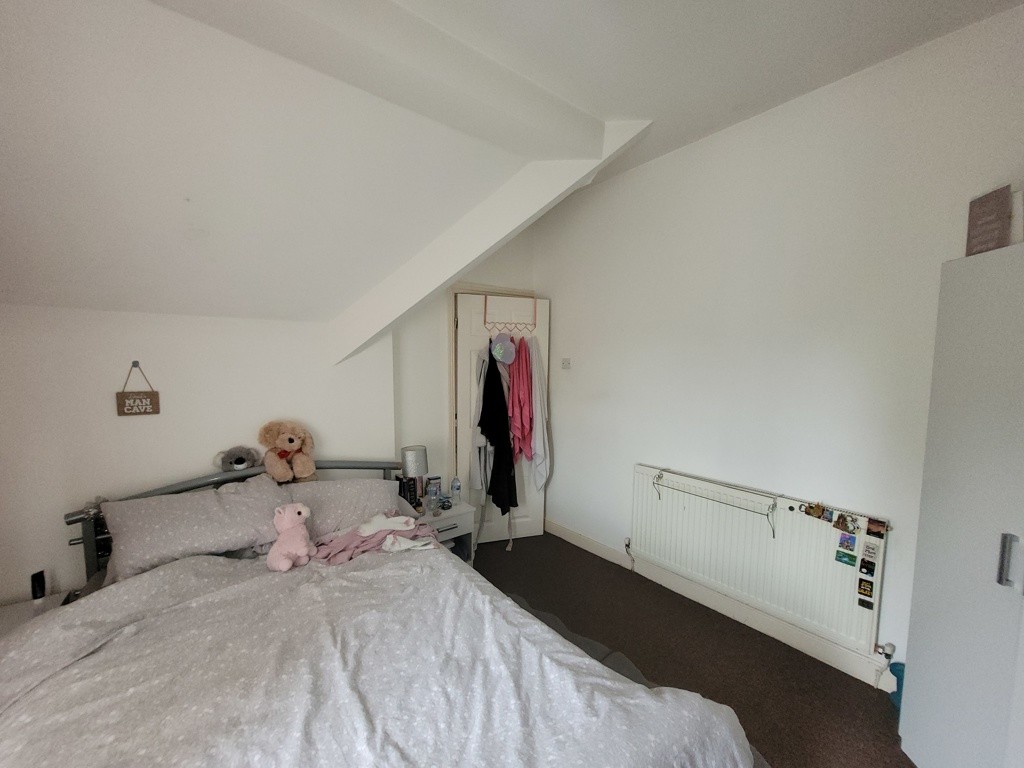 8 Buxton Road, Hazel Grove, Stockport, Cheshire, SK7 6AD