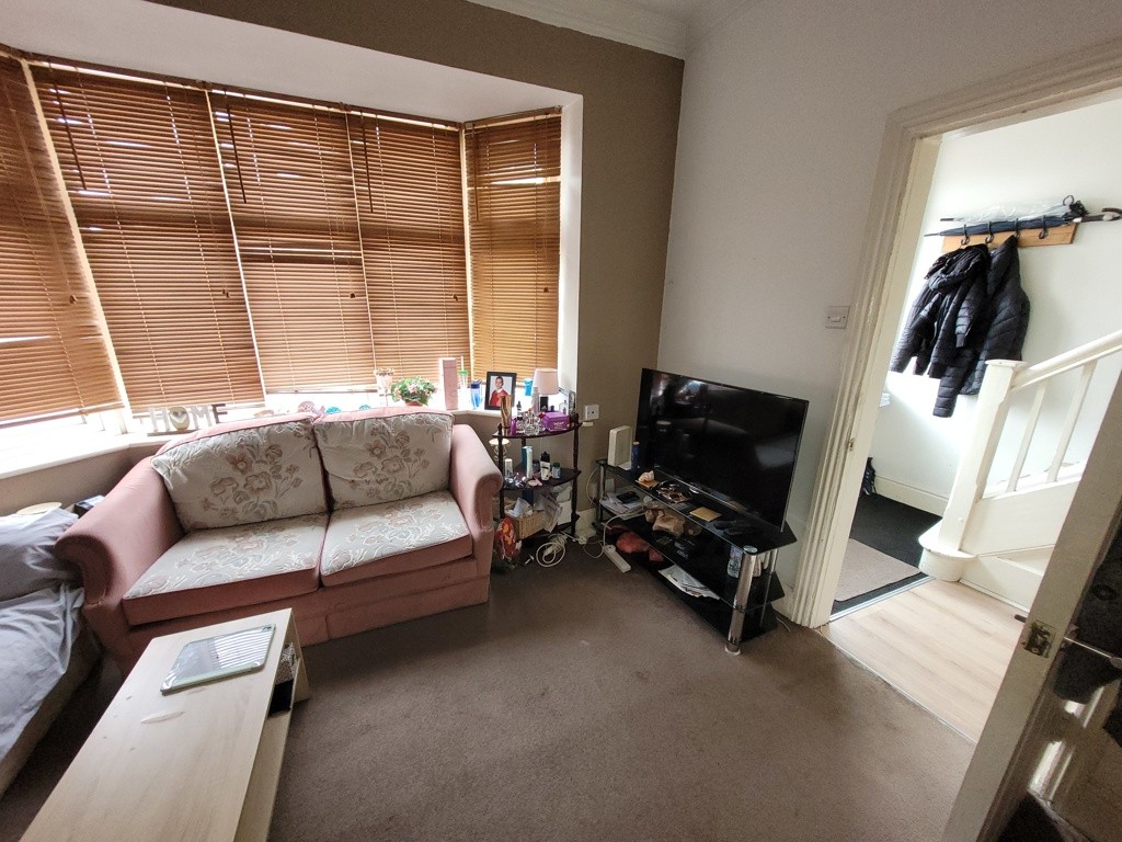 8 Buxton Road, Hazel Grove, Stockport, Cheshire, SK7 6AD