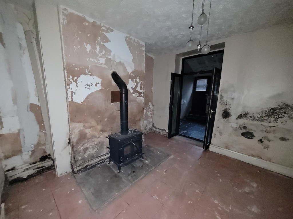 62 Featherstall Road, Littleborough, Lancashire, OL15 8DW