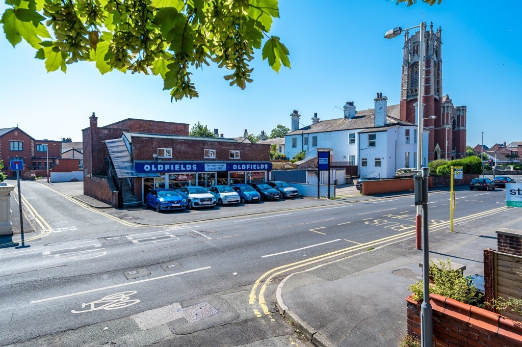2a Queens Road, Southport, Merseyside, PR9 9HN