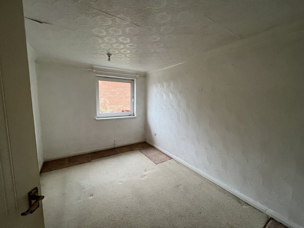 136 Erskine Crescent, Heeley, Sheffield, South Yorkshire, S2 3LR