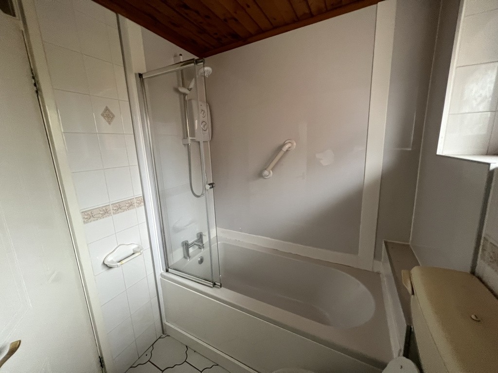 136 Erskine Crescent, Heeley, Sheffield, South Yorkshire, S2 3LR